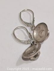 MaxSold Auction: Silver(3.52g) Moonstone Earring - Toronto (Ontario, Canada) PARTNER MANAGED Downsizing Online Auction - Queen Street East