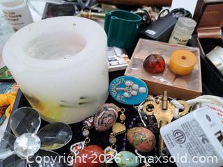 MaxSold Auction: Assorted Vintage Costume Jewelry & Small Collectibles Lot - Victoria (British Columbia, Canada) PARTNER MANAGED Estate Sale Online Auction - Hillside Avenue