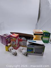 MaxSold Auction: Lot of CFL Bulbs and Screw?In Fuses (E26, Various Wattages) - Victoria (British Columbia, Canada) PARTNER MANAGED Estate Sale Online Auction - Hillside Avenue