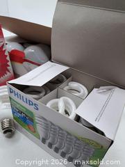 MaxSold Auction: Lot of CFL Bulbs and Screw?In Fuses (E26, Various Wattages) - Victoria (British Columbia, Canada) PARTNER MANAGED Estate Sale Online Auction - Hillside Avenue