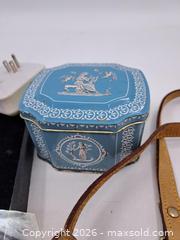 MaxSold Auction: Mixed Lot of Small Vintage Metal Novelty Items and Accessories - Victoria (British Columbia, Canada) PARTNER MANAGED Estate Sale Online Auction - Hillside Avenue