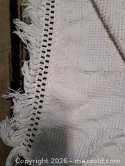 MaxSold Auction: White Chenille Textured Popcorn Bedspread / Coverlet 90" x 90" - Victoria (British Columbia, Canada) PARTNER MANAGED Estate Sale Online Auction - Hillside Avenue