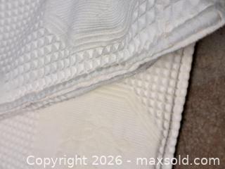 MaxSold Auction: White Waffle Weave Tab-Top Curtain Panel / Valance - Victoria (British Columbia, Canada) PARTNER MANAGED Estate Sale Online Auction - Hillside Avenue