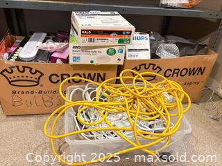 MaxSold Auction: Assorted Light Bulbs and Accessories Lot - Toronto (Ontario, Canada) PARTNER MANAGED Estate Sale Online Auction - Cortleigh Boulevard 