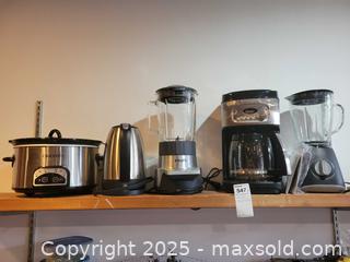 MaxSold Auction: Assorted Small Kitchen Appliances, 5 Pieces - Toronto (Ontario, Canada) PARTNER MANAGED Estate Sale Online Auction - Cortleigh Boulevard 