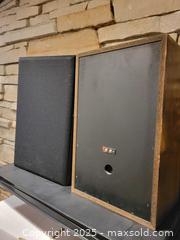 MaxSold Auction: Audio Logic V-802 Bookshelf Speakers (Pair) - Toronto (Ontario, Canada) PARTNER MANAGED Estate Sale Online Auction - Cortleigh Boulevard 