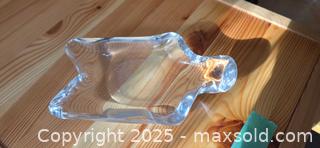 MaxSold Auction: Clear Paperweight-Style Decorative Dish, Signed - Toronto (Ontario, Canada) PARTNER MANAGED Estate Sale Online Auction - Cortleigh Boulevard 