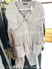 MaxSold Auction: Ladies Clothing  - Toronto (Ontario, Canada) PARTNER MANAGED Estate Sale Online Auction - Cortleigh Boulevard 