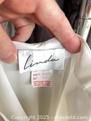 MaxSold Auction: Ladies Clothing - Toronto (Ontario, Canada) PARTNER MANAGED Estate Sale Online Auction - Cortleigh Boulevard 