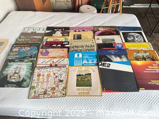 MaxSold Auction: Lot of 12&#34; Vinyl LPs — Classical, Rock, Jazz &#38; Folk  - Toronto (Ontario, Canada) PARTNER MANAGED Estate Sale Online Auction - Cortleigh Boulevard 