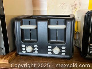 MaxSold Auction: Oster 4-Slice Toaster & Hamilton Beach Toaster Oven - Toronto (Ontario, Canada) PARTNER MANAGED Estate Sale Online Auction - Cortleigh Boulevard 