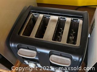 MaxSold Auction: Oster 4-Slice Toaster & Hamilton Beach Toaster Oven - Toronto (Ontario, Canada) PARTNER MANAGED Estate Sale Online Auction - Cortleigh Boulevard 