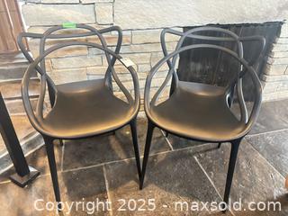 MaxSold Auction: Pair of Modern Molded Plastic Armchairs — Matte Black - Toronto (Ontario, Canada) PARTNER MANAGED Estate Sale Online Auction - Cortleigh Boulevard 