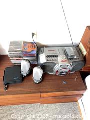 MaxSold Auction: Sony CFD-G55 Portable CD Radio Cassette Boombox - Toronto (Ontario, Canada) PARTNER MANAGED Estate Sale Online Auction - Cortleigh Boulevard 