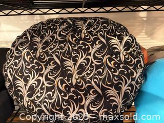 MaxSold Auction: Travel Accessories: Neck Pillow, Cooler Bag, First Aid Kit - Toronto (Ontario, Canada) PARTNER MANAGED Estate Sale Online Auction - Cortleigh Boulevard 