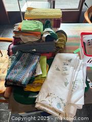 MaxSold Auction: Wm. Morris &#39;Myrtle&#39; Tablecloth, Placemats &#38; Napkins  - Toronto (Ontario, Canada) PARTNER MANAGED Estate Sale Online Auction - Cortleigh Boulevard 