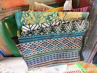 MaxSold Auction: Wm. Morris &#39;Myrtle&#39; Tablecloth, Placemats &#38; Napkins  - Toronto (Ontario, Canada) PARTNER MANAGED Estate Sale Online Auction - Cortleigh Boulevard 