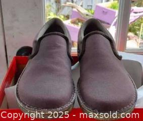 MaxSold Auction: Clarks shoes ( size 13) - Toronto (Ontario, Canada) SELLER MANAGED Commercial Liquidation Online Auction - Revlis Crescent