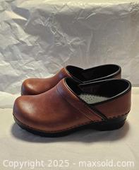 MaxSold Auction: Dansko shoes  - Toronto (Ontario, Canada) SELLER MANAGED Commercial Liquidation Online Auction - Revlis Crescent