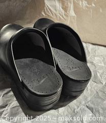 MaxSold Auction: Dansko shoes size 37 - Toronto (Ontario, Canada) SELLER MANAGED Commercial Liquidation Online Auction - Revlis Crescent