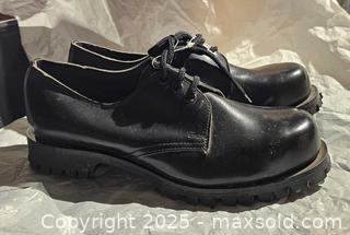 MaxSold Auction: Getta Girp shoes  - Toronto (Ontario, Canada) SELLER MANAGED Commercial Liquidation Online Auction - Revlis Crescent