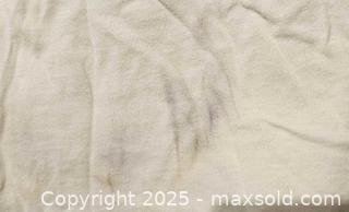 MaxSold Auction: Girls t shirt  - Toronto (Ontario, Canada) SELLER MANAGED Commercial Liquidation Online Auction - Revlis Crescent