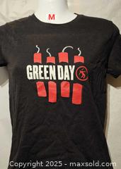 MaxSold Auction: Girls t shirt ( M) - Toronto (Ontario, Canada) SELLER MANAGED Commercial Liquidation Online Auction - Revlis Crescent