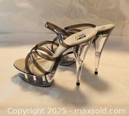 MaxSold Auction: High heels platform size 11 - Toronto (Ontario, Canada) SELLER MANAGED Commercial Liquidation Online Auction - Revlis Crescent