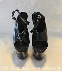 MaxSold Auction: High heels platform size 5 - Toronto (Ontario, Canada) SELLER MANAGED Commercial Liquidation Online Auction - Revlis Crescent