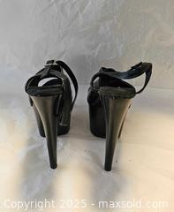 MaxSold Auction: High heels platform size 5 - Toronto (Ontario, Canada) SELLER MANAGED Commercial Liquidation Online Auction - Revlis Crescent