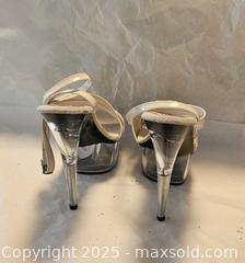 MaxSold Auction: High heels platform size 6 - Toronto (Ontario, Canada) SELLER MANAGED Commercial Liquidation Online Auction - Revlis Crescent