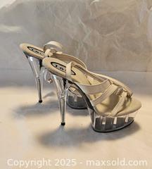MaxSold Auction: High heels platform size 6 - Toronto (Ontario, Canada) SELLER MANAGED Commercial Liquidation Online Auction - Revlis Crescent