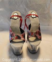 MaxSold Auction: High heels platform size 7  - Toronto (Ontario, Canada) SELLER MANAGED Commercial Liquidation Online Auction - Revlis Crescent