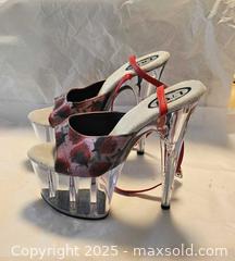 MaxSold Auction: High heels platform size 7  - Toronto (Ontario, Canada) SELLER MANAGED Commercial Liquidation Online Auction - Revlis Crescent