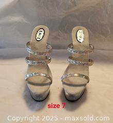 MaxSold Auction: High heels platform size 7  - Toronto (Ontario, Canada) SELLER MANAGED Commercial Liquidation Online Auction - Revlis Crescent