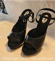 MaxSold Auction: High heels platform size 8 - Toronto (Ontario, Canada) SELLER MANAGED Commercial Liquidation Online Auction - Revlis Crescent