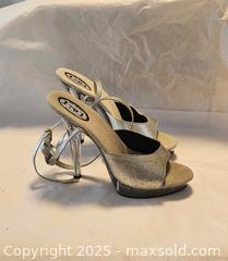 MaxSold Auction: High heels platform size 8  - Toronto (Ontario, Canada) SELLER MANAGED Commercial Liquidation Online Auction - Revlis Crescent