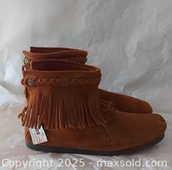 MaxSold Auction: Moccasin  - Toronto (Ontario, Canada) SELLER MANAGED Commercial Liquidation Online Auction - Revlis Crescent