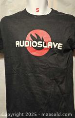 MaxSold Auction: T shirt ( S ) - Toronto (Ontario, Canada) SELLER MANAGED Commercial Liquidation Online Auction - Revlis Crescent