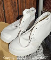 MaxSold Auction: Vans chukka Boot  - Toronto (Ontario, Canada) SELLER MANAGED Commercial Liquidation Online Auction - Revlis Crescent