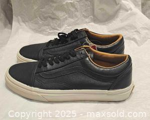 MaxSold Auction: Vans old Skool  - Toronto (Ontario, Canada) SELLER MANAGED Commercial Liquidation Online Auction - Revlis Crescent