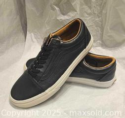 MaxSold Auction: Vans old Skool  - Toronto (Ontario, Canada) SELLER MANAGED Commercial Liquidation Online Auction - Revlis Crescent