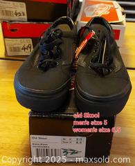 MaxSold Auction: Vans old Skool  - Toronto (Ontario, Canada) SELLER MANAGED Commercial Liquidation Online Auction - Revlis Crescent