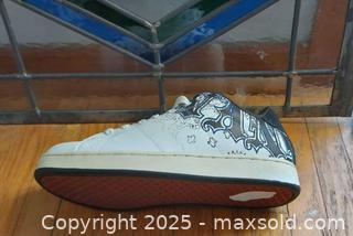 MaxSold Auction: Vans shoes  - Toronto (Ontario, Canada) SELLER MANAGED Commercial Liquidation Online Auction - Revlis Crescent