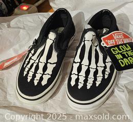 MaxSold Auction: Vans shoes ( kids) - Toronto (Ontario, Canada) SELLER MANAGED Commercial Liquidation Online Auction - Revlis Crescent