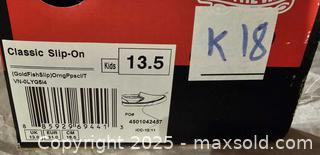 MaxSold Auction: Vans shoes (kids) - Toronto (Ontario, Canada) SELLER MANAGED Commercial Liquidation Online Auction - Revlis Crescent