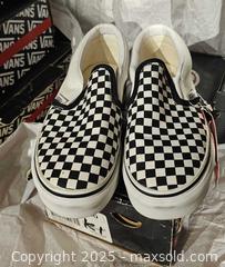 MaxSold Auction: Vans shoes ( kids) - Toronto (Ontario, Canada) SELLER MANAGED Commercial Liquidation Online Auction - Revlis Crescent