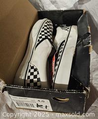 MaxSold Auction: Vans shoes ( kids) - Toronto (Ontario, Canada) SELLER MANAGED Commercial Liquidation Online Auction - Revlis Crescent