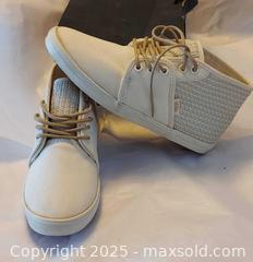 MaxSold Auction: Vans shoes (women&#39;s) - Toronto (Ontario, Canada) SELLER MANAGED Commercial Liquidation Online Auction - Revlis Crescent