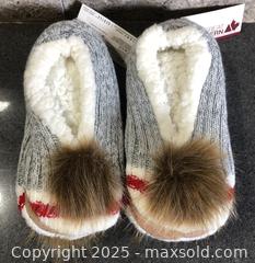 MaxSold Auction: 2/pairs Fuzzy Work Sock Slippers S/M - Hamilton (Ontario, Canada) SELLER MANAGED Downsizing Online Auction - Moffat Road